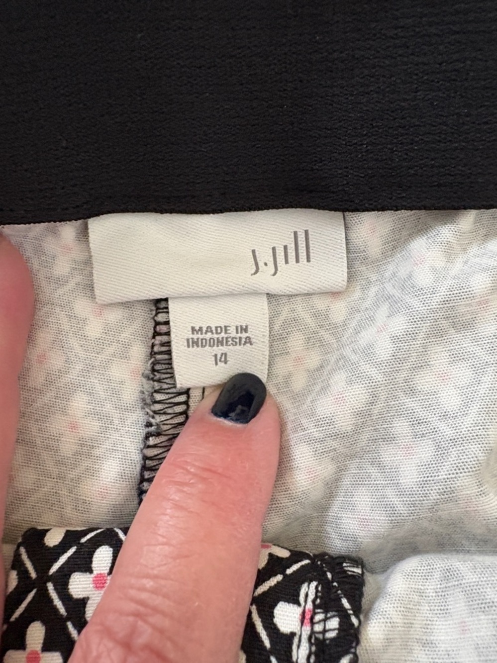 J. Jill Black and White Floral Geometric Pants EUC 🙌 - Picture 2 of 7